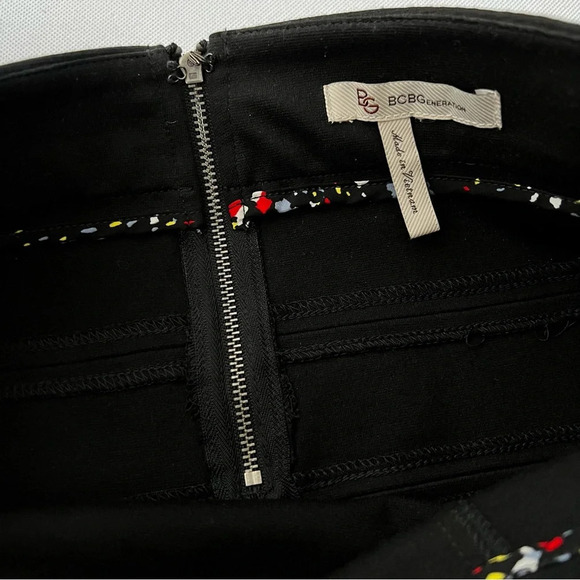 BCBGeneration Mini Skirt Size 6 A-Line Back Zip Closure Stretchy - Picture 8 of 8